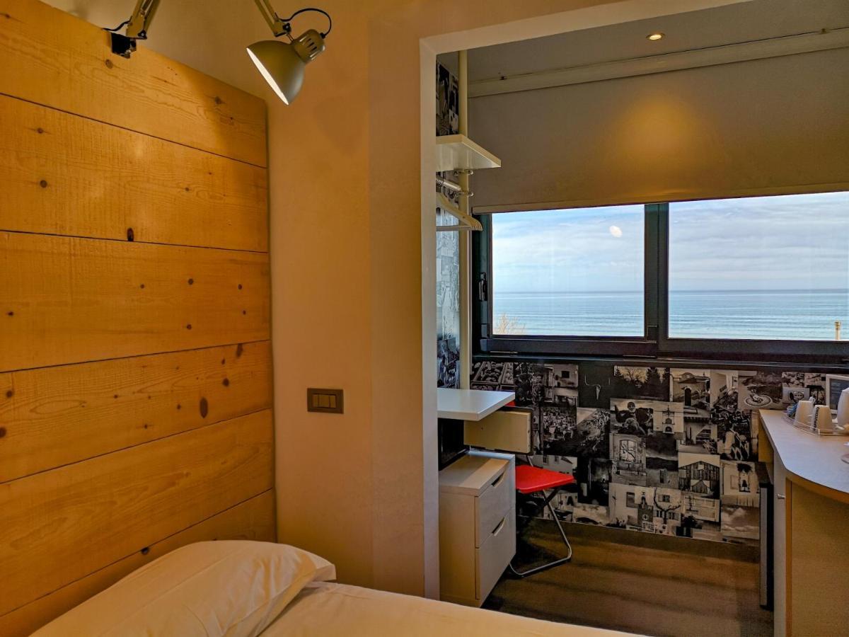 Hotel Perla - The Storyhoteller Риччоне Экстерьер фото